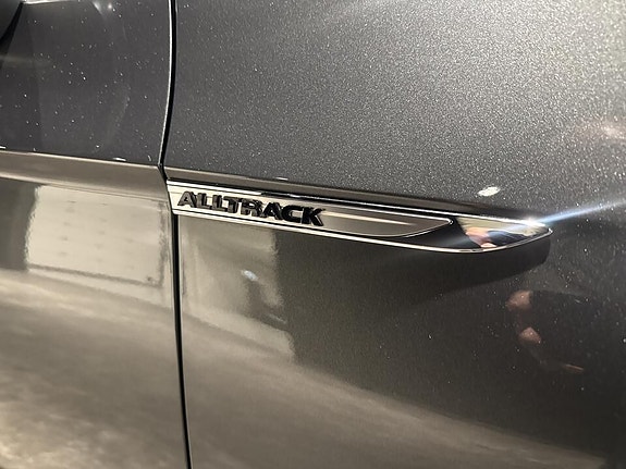 Volkswagen Passat Alltrack 9 of 21