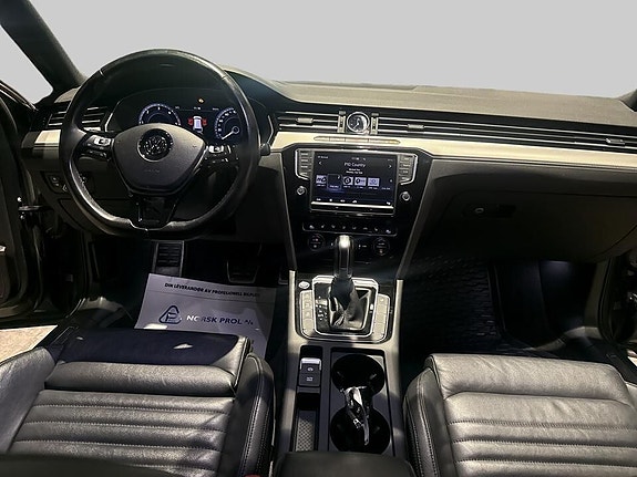 Volkswagen Passat Alltrack 16 of 21