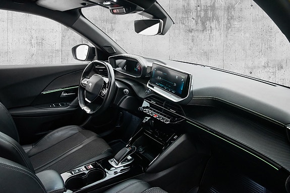 Peugeot e-2008 19 of 23