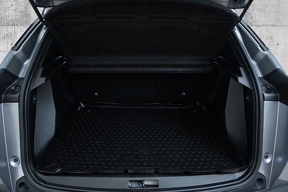 Peugeot e-2008 9 of 23
