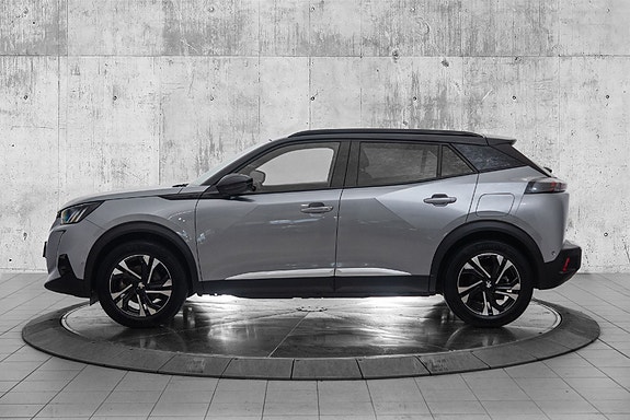 Peugeot e-2008 2 of 23