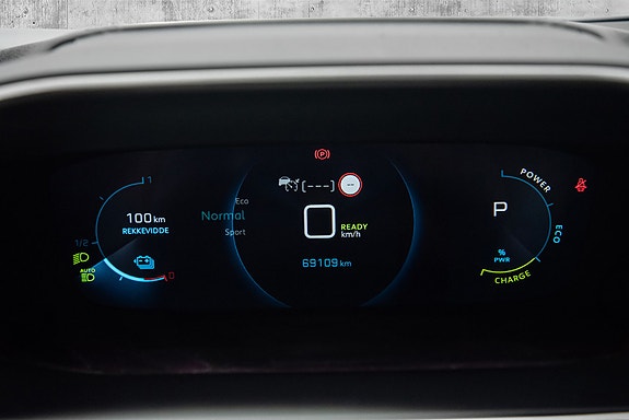 Peugeot e-2008 12 of 23