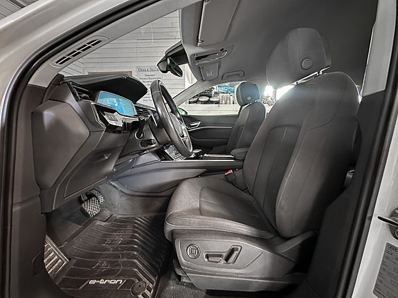 Audi e-tron 9 of 30