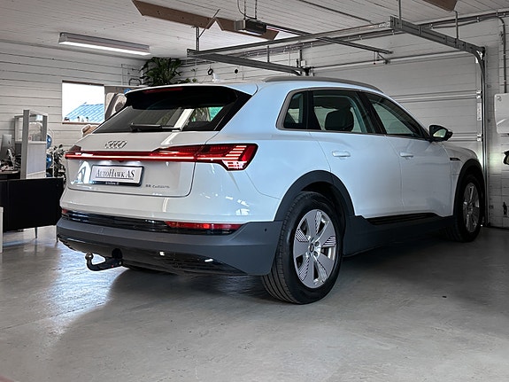 Audi e-tron 5 of 30
