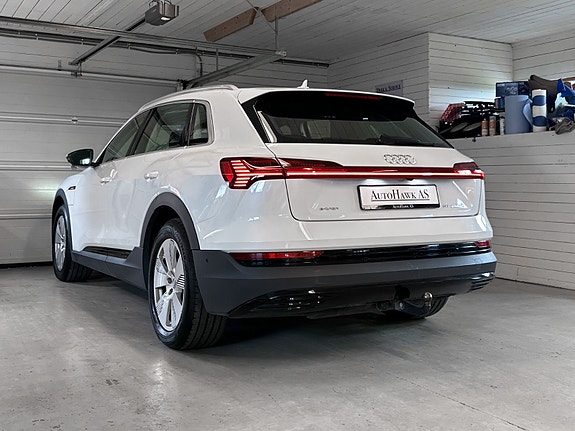 Audi e-tron 3 of 30