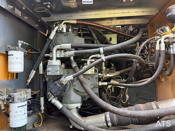 Liebherr R930 LC gravemaskin m/ 2 skuffer og GPS. SE VIDEO 29 of 30
