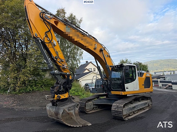 Liebherr R930 LC gravemaskin m/ 2 skuffer og GPS. SE VIDEO 2 of 30