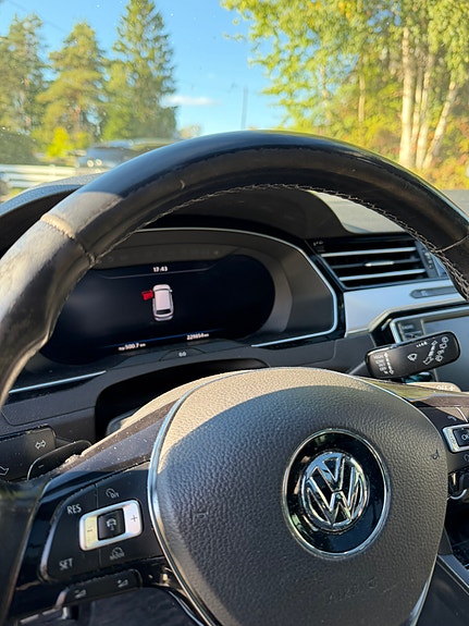 Volkswagen Passat 5 of 9