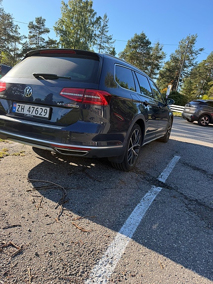 Volkswagen Passat 4 of 9