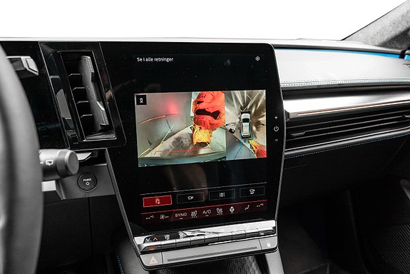 Renault Scenic E-Tech 22 of 28