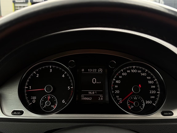 Volkswagen Passat Alltrack 27 of 30