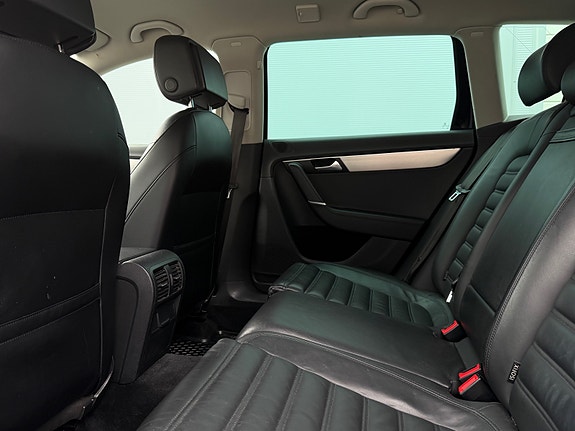 Volkswagen Passat Alltrack 20 of 30