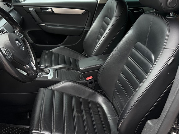 Volkswagen Passat Alltrack 15 of 30
