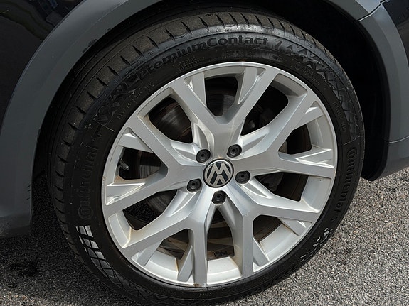 Volkswagen Passat Alltrack 9 of 30