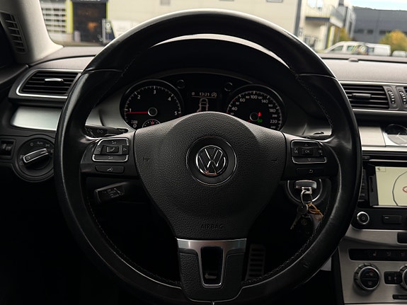 Volkswagen Passat Alltrack 23 of 30