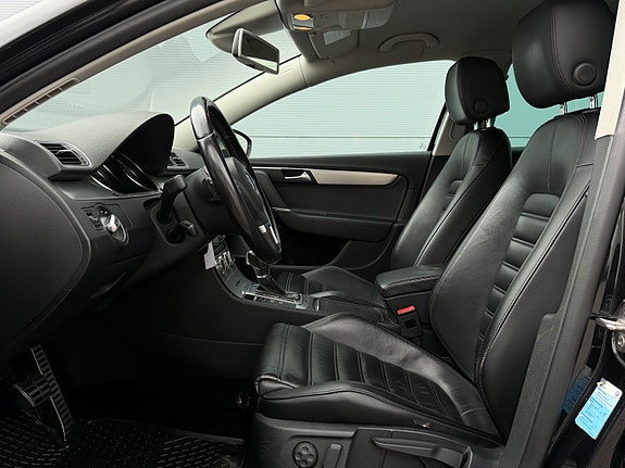 Volkswagen Passat Alltrack 13 of 30