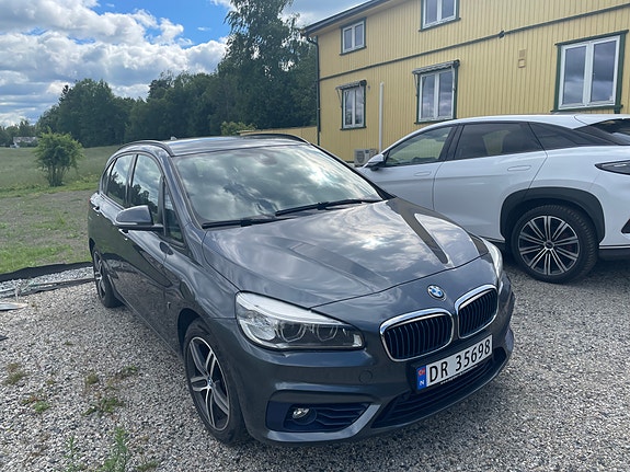 BMW 225xe 3 of 8