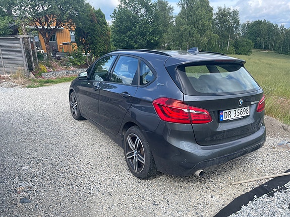 BMW 225xe 5 of 8
