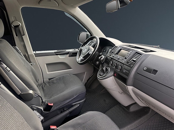 Volkswagen Transporter 12 of 26