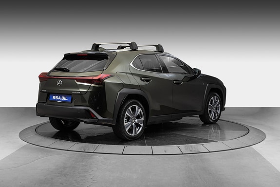 Lexus UX300e 4 of 25