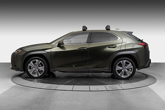 Lexus UX300e 7 of 25
