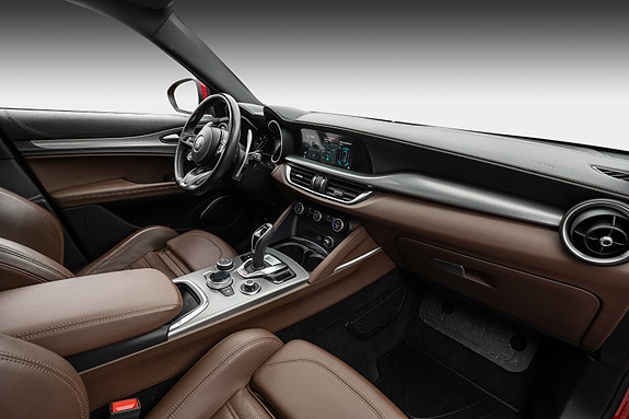 Alfa Romeo Stelvio 13 of 30