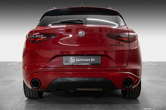 Alfa Romeo Stelvio 5 of 30