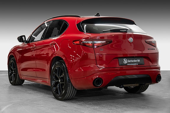 Alfa Romeo Stelvio 4 of 30