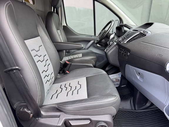 Ford Transit Custom 21 of 30