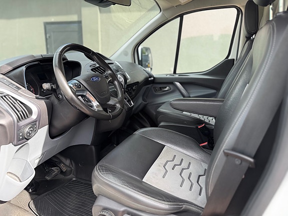 Ford Transit Custom 17 of 30
