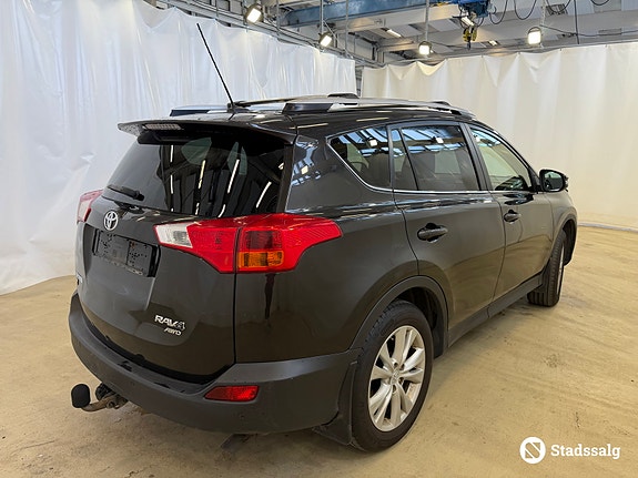 Toyota RAV4 5 of 10