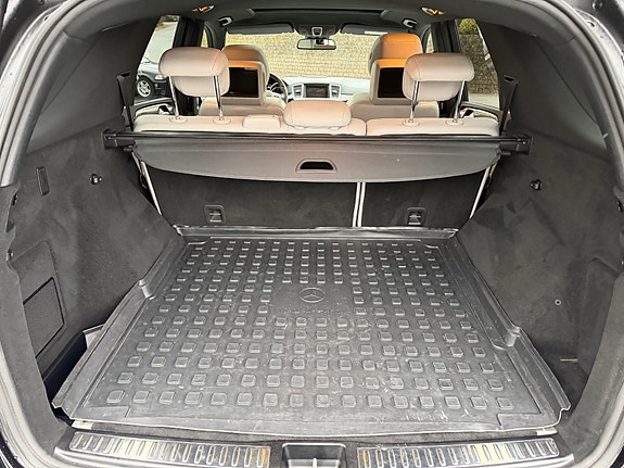 Mercedes-Benz ML350 20 of 21