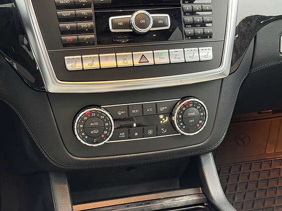 Mercedes-Benz ML350 11 of 21
