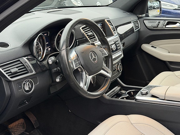 Mercedes-Benz ML350 7 of 21