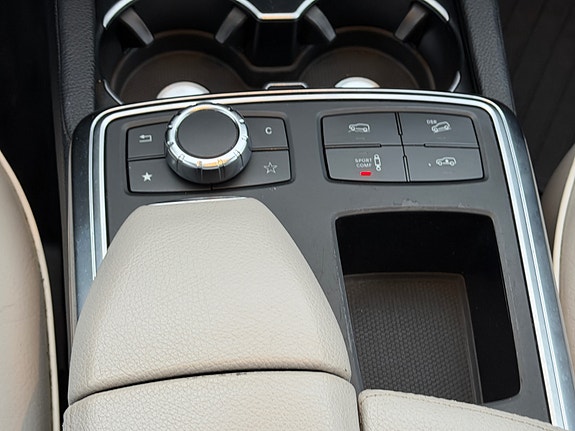 Mercedes-Benz ML350 12 of 21