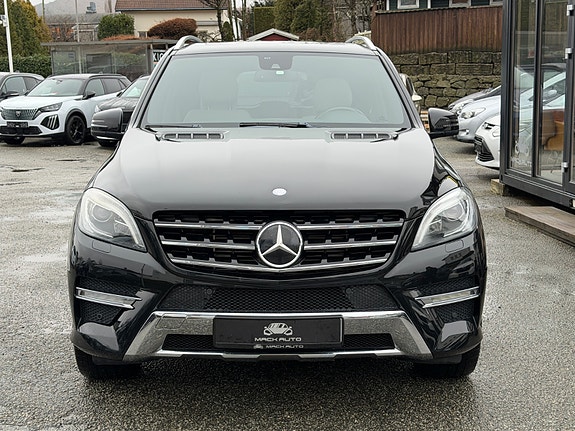 Mercedes-Benz ML350 3 of 21
