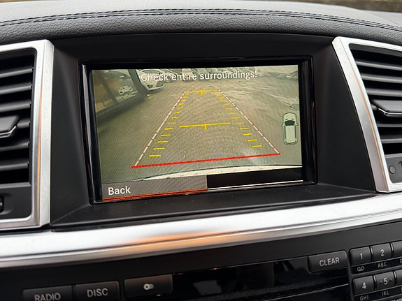 Mercedes-Benz ML350 10 of 21
