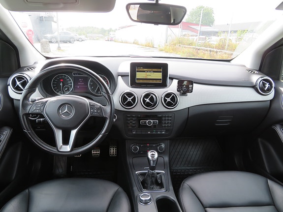 Mercedes-Benz B180 24 of 30