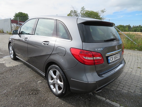 Mercedes-Benz B180 9 of 30