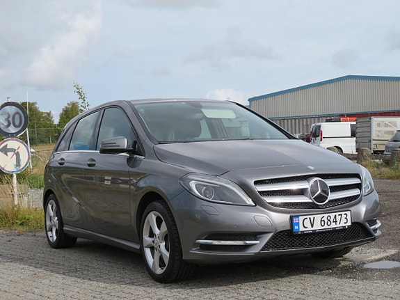 Mercedes-Benz B180 4 of 30