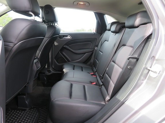 Mercedes-Benz B180 20 of 30