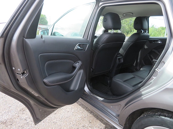 Mercedes-Benz B180 19 of 30