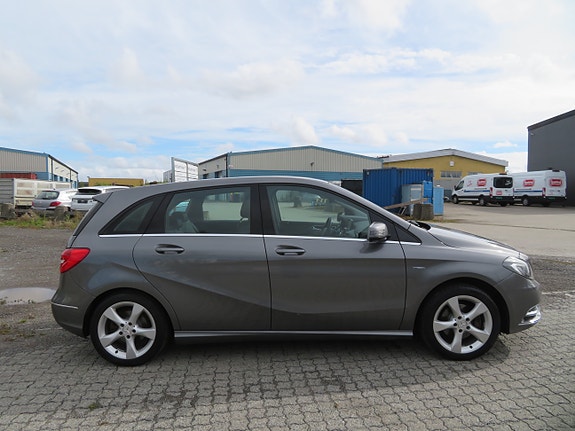 Mercedes-Benz B180 6 of 30