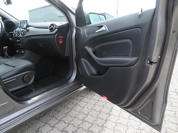 Mercedes-Benz B180 15 of 30