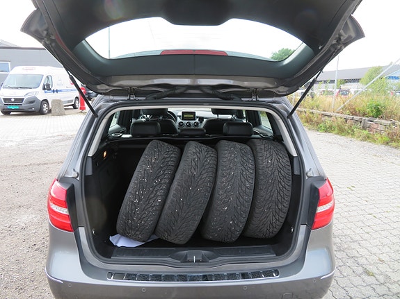 Mercedes-Benz B180 12 of 30