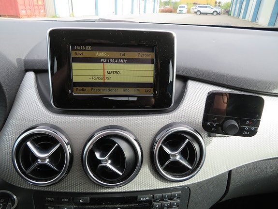 Mercedes-Benz B180 28 of 30