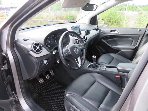Mercedes-Benz B180 22 of 30
