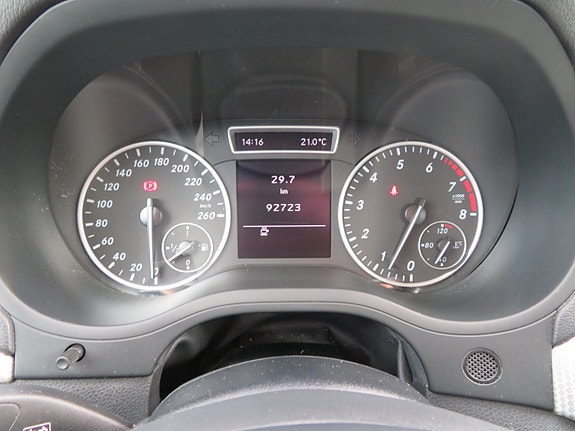 Mercedes-Benz B180 25 of 30