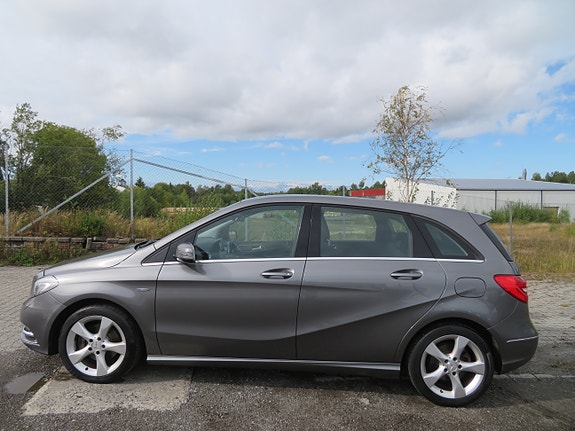 Mercedes-Benz B180 10 of 30