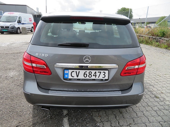 Mercedes-Benz B180 8 of 30